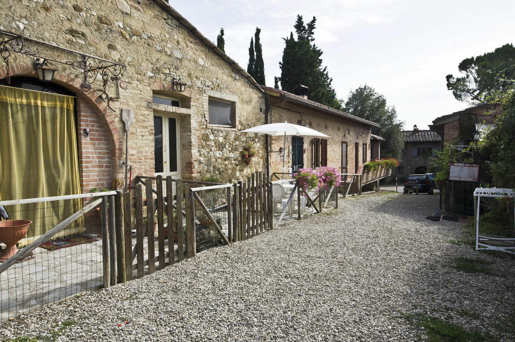 Agriturismo La Magione Quercegrossa Exterior photo